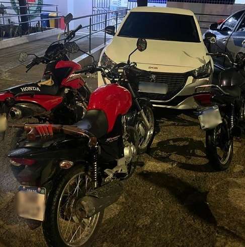 Petrolina (PE): Polícia prende no bairro Dom Avelar dois suspeitos por roubo de carro e motos
