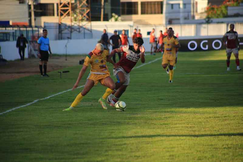 Santa Cruz vence o Petrolina na sétima rodada do Pernambucano