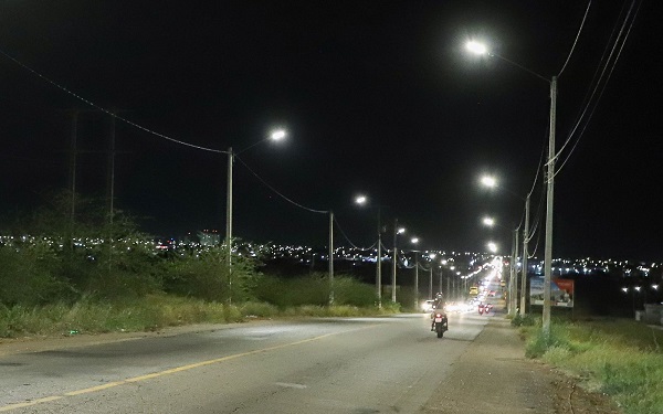 Projeto de iluminação da avenida Transnordestina entra em nova fase em Petrolina (PE)
