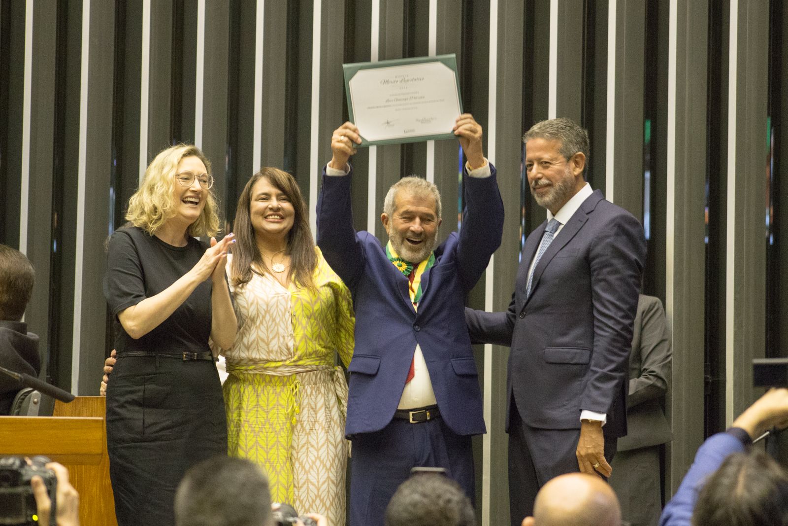 Gonzaga Patriota recebe Medalha Mérito Legislativo, maior Condecoração da Câmara dos Deputados — Blog Edenevaldo Alves