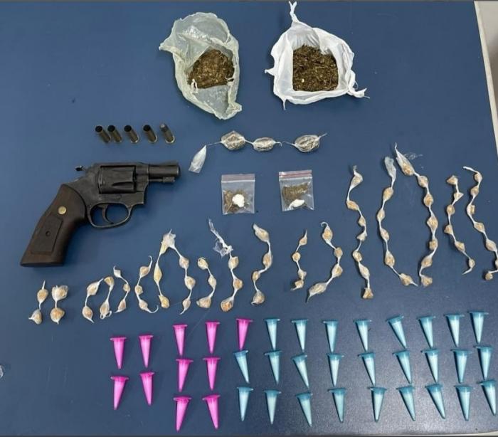 Polícia Militar apreende drogas e arma de fogo após confronto com suspeito em Casa Nova