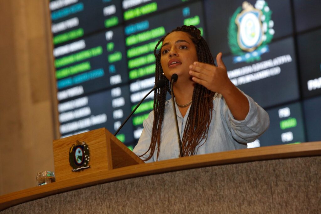 Coluna da Folha: Indefinições politicas por todo lado em Caruaru