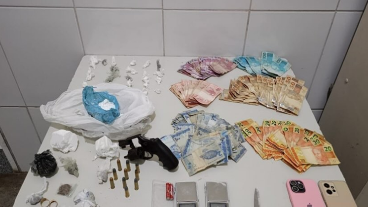 Polícia Militar da Bahia prende casal por tráfico de drogas e posse ilegal de arma de fogo