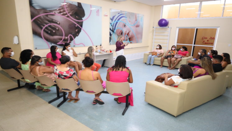 Gestantes e puérperas tiram dúvidas durante visita ao Centro de Parto Normal de Petrolina