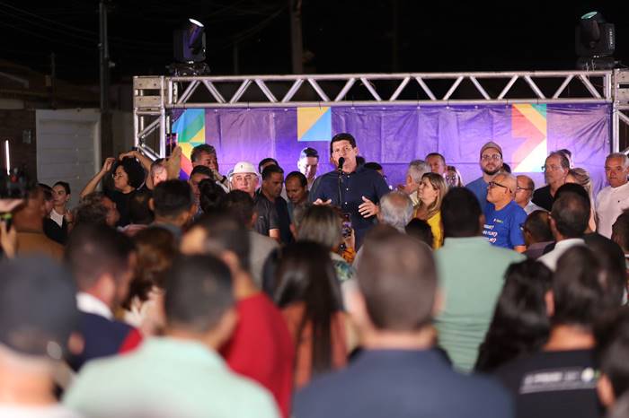 Simão Durando entrega pavimentações no bairro Portal da Cidade em Petrolina