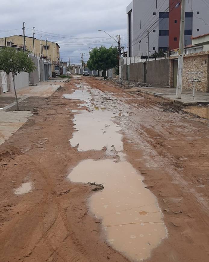 Moradores reclamam de quebra de pavimentação em obra de duplicação em Petrolina