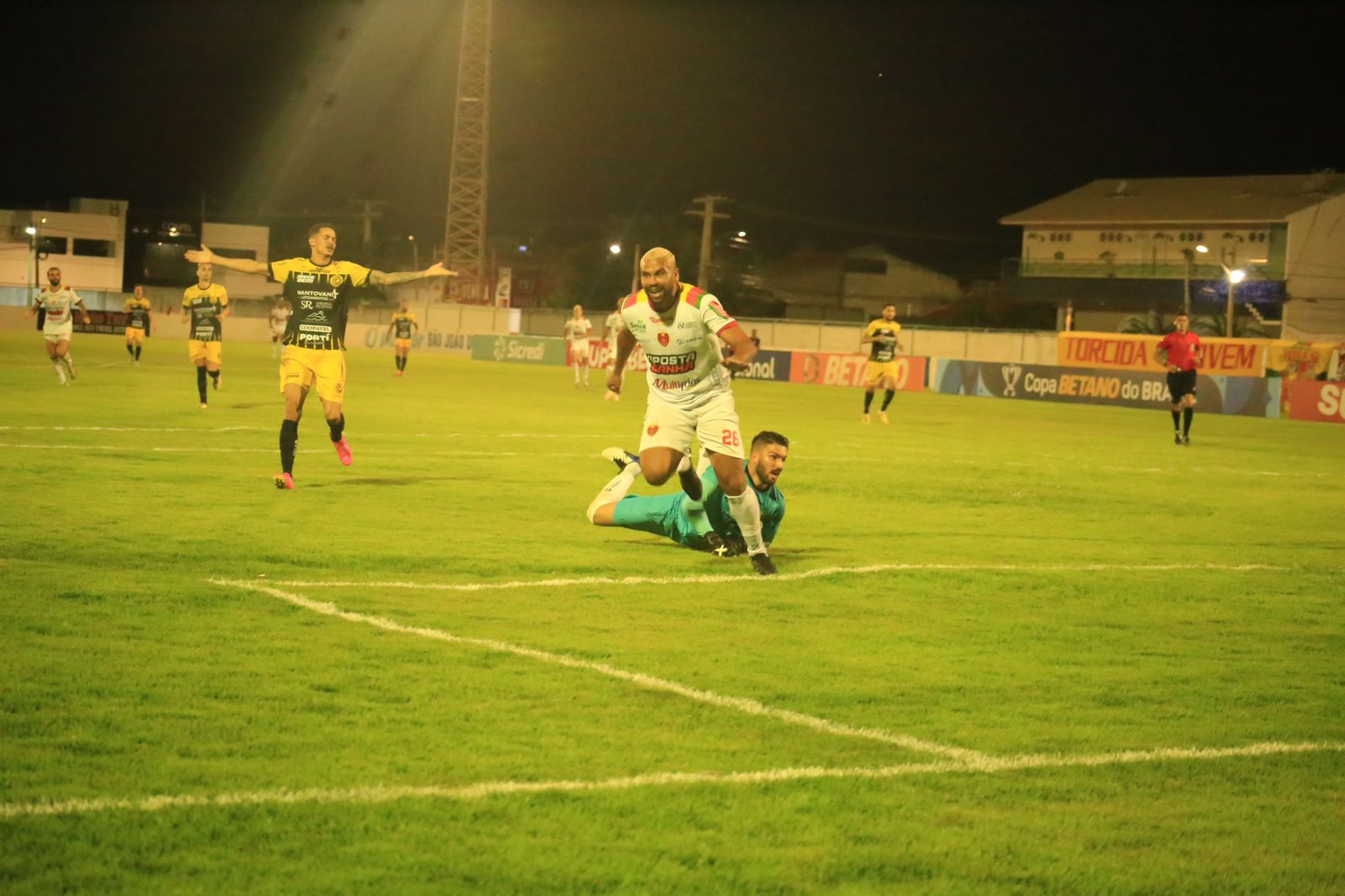 Fera Sertaneja vence e avança na Copa do Brasil