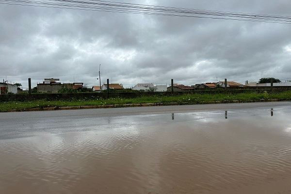 Petrolina (PE): 46 milímetros de chuva foram registrados na madrugada e Defesa Civil segue monitorando pontos alagados