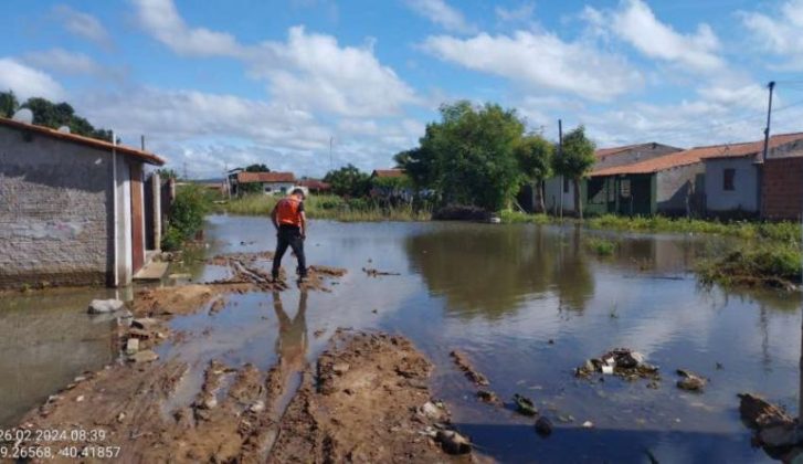 Defesa Civil de Petrolina atende cerca de 60 chamados em decorrência das chuvas