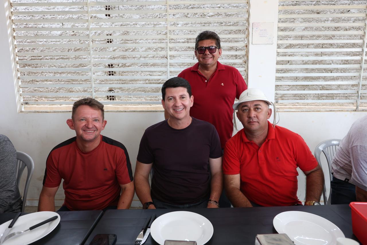 Suplente Erivan Bombeiro declara apoio político ao prefeito Simão Durando