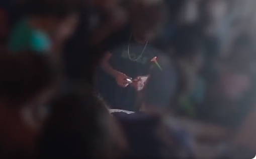 Família atende pedido de jovem e permite que amigos usem drogas durante velório em Iati, Agreste de Pernambuco