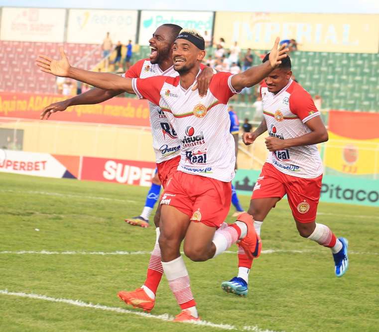 Juazeirense vence o Jacobina e assume liderança no Campeonato Baiano