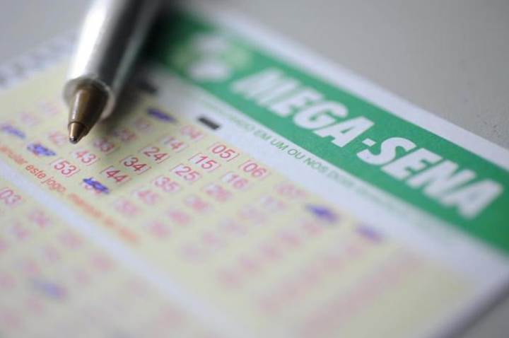 Mega-Sena pode pagar hoje prêmio de R$ 110 milhões