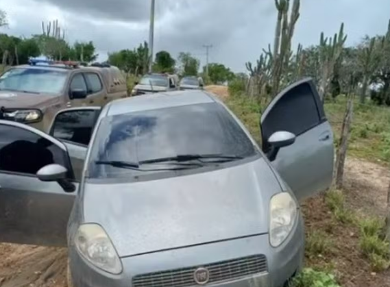 Pai e filho são sequestrados e têm carro roubado em Queimadas, Norte da Bahia — Blog Edenevaldo Alves