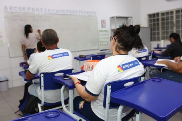 Oportunidade: Prefeitura de Petrolina segue com matrículas abertas para Educação de Jovens e Adultos