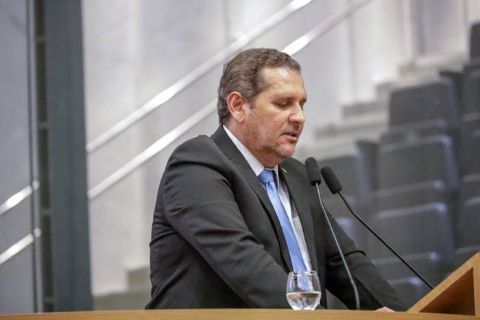 Deputado Fabrízio Ferraz cobra Corpo de Bombeiros para Tacaratu e Floresta