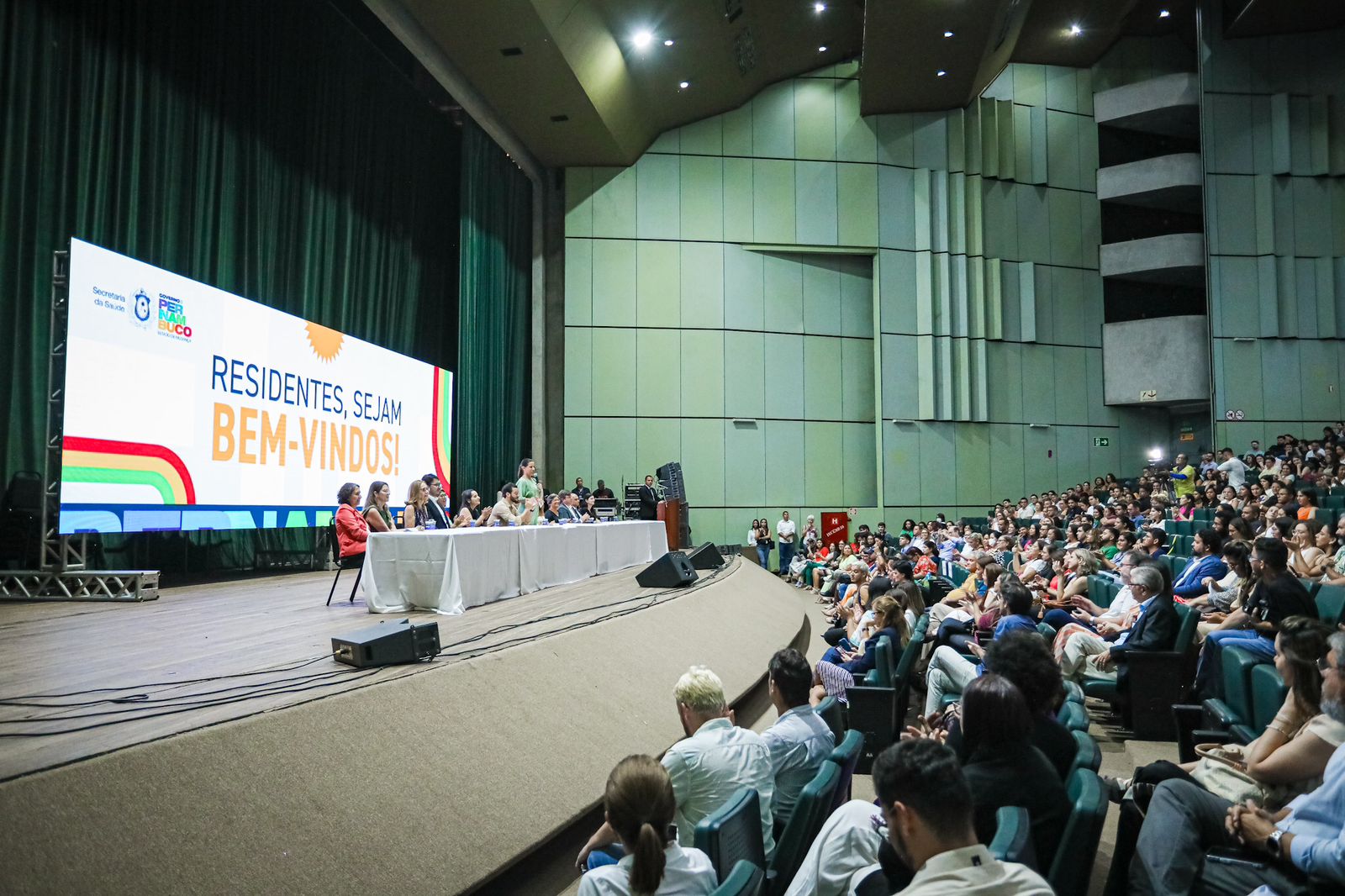 Novos residentes em saúde são recebidos pela governadora Raquel Lyra