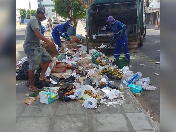 Morador flagra descarte incorreto de lixo na Av. São Francisco