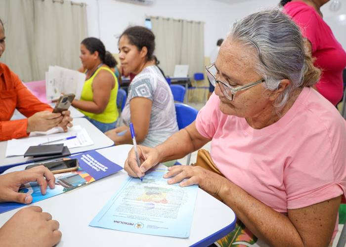 ‘Petrolina Legal’ prossegue orientando sobre regularização de escrituras