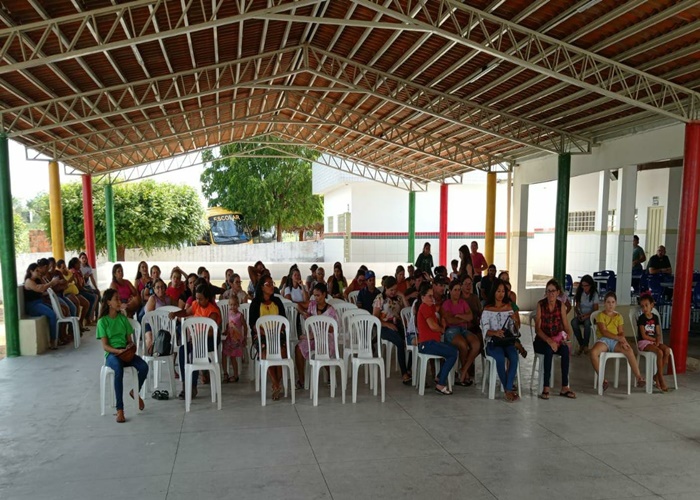 Prefeitura aposta em parceria entre pais e escola para diminuir evasão em Petrolina