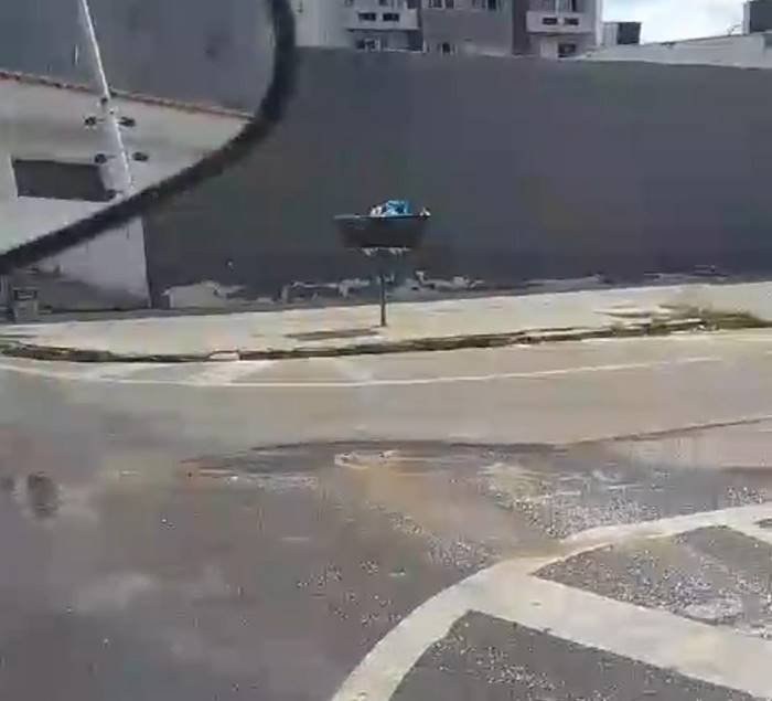 Leitor alerta sobre vazamento de água na Av. Joaquim Nabuco