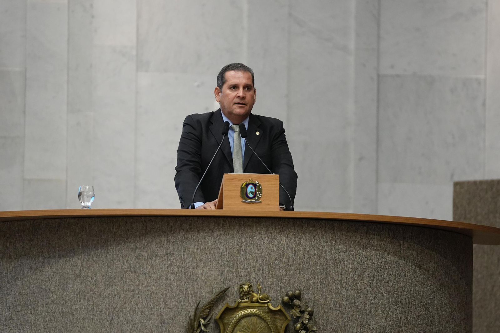 Fabrizio Ferraz propõe criação de núcleo especializado de apoio a policiais dentro da Defensoria Pública do Estado