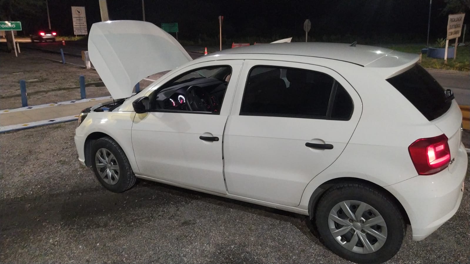 PRF recupera carro roubado após ocupantes serem flagrados sem cinto de segurança em Sertânia (PE) — Blog Edenevaldo Alves