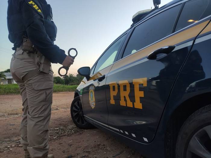 Motociclista com mandado de prisão é detido pela PRF em Paulo Afonso