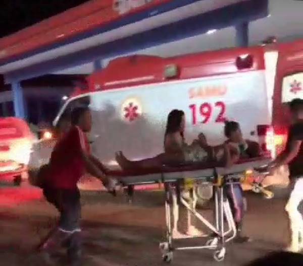 Motorista de picape invade praça em Uauá e atropela mulher