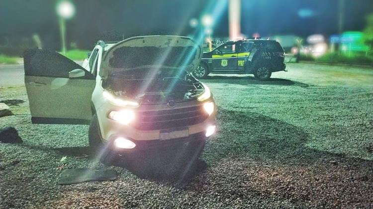 Picape roubada no Recife é recuperada pela PRF em Serra Talhada