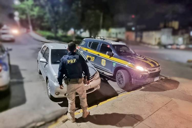 Ação da PRF no Agreste pernambucano recupera veículos roubados