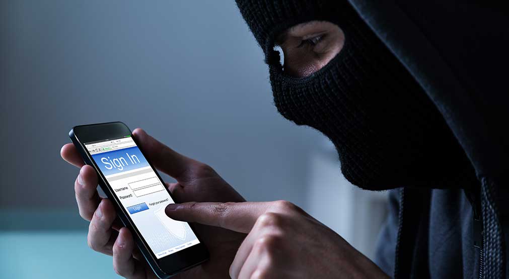 25% dos brasileiros foram vítimas de golpes digitais em um ano, aponta DataSenado