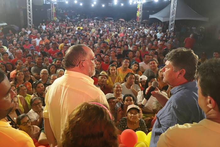 Em grande ato político, prefeito de João Alfredo lança pré-candidatura à reeleição