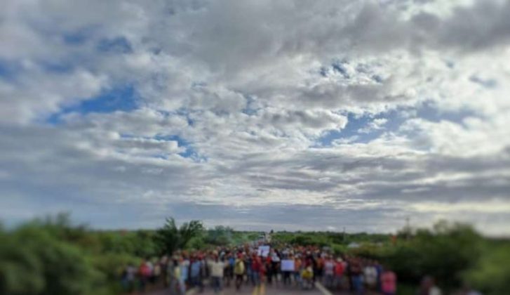 Termina protesto do MST e BR-428 em Petrolina e Santa Maria da Boa Vista é liberada