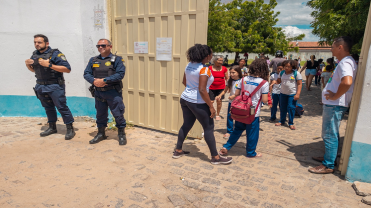 Patrulha Escolar garante segurança dos estudantes nas escolas municipais de Petrolina