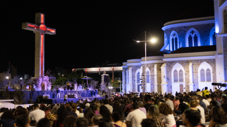 Encenações da Via Crucis marcaram a Semana Santa em Petrolina
