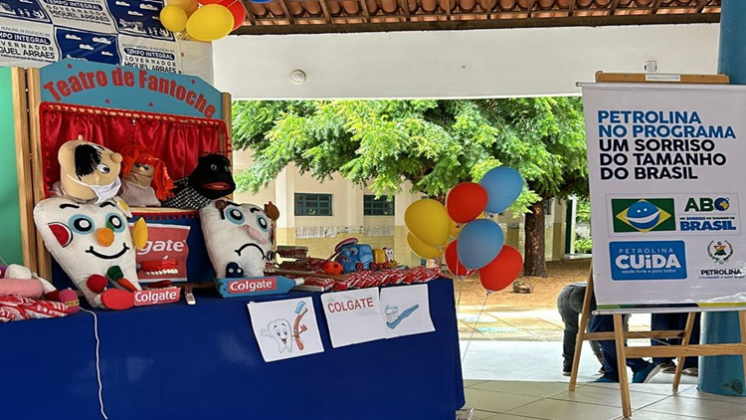 Dentistas levam ações de cuidado com a boca para escolas em Petrolina