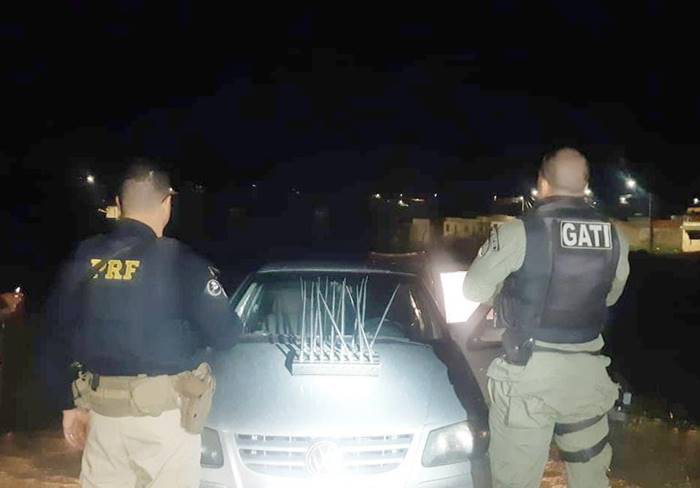 Agreste: Polícia apreende carro roubado e aparelho que bloqueia rastreador
