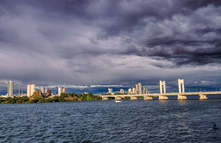 Defesa Civil alerta petrolinenses sobre possibilidade de chuvas nos próximos dias