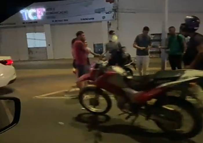 Motociclista fica ferido em acidente na Avenida Sete de Setembro