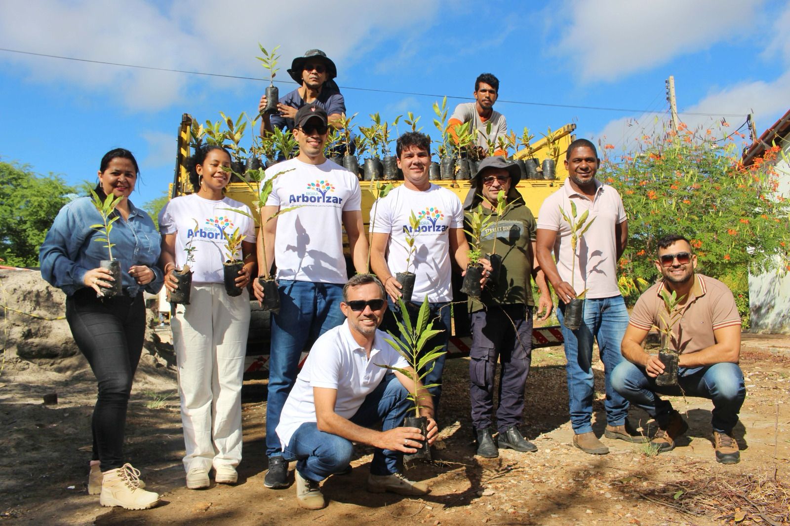 Agrovale faz doação de 50 mil mudas de plantas para Petrolina (PE) — Blog Edenevaldo Alves