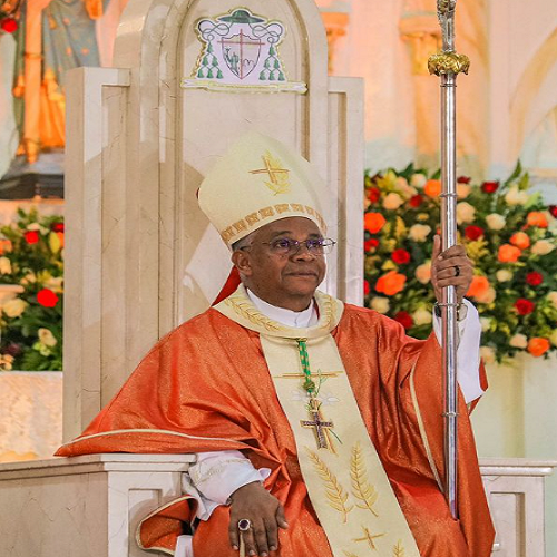 Dom Antonio Carlos assume cátedra com insígnia episcopal — Blog Edenevaldo Alves