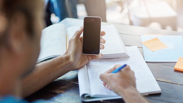 Seis em cada 10 escolas têm regras para uso do celular pelos alunos, diz pesquisa – Blog Edenevaldo Alves