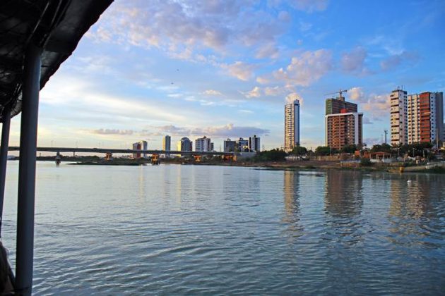 Rajadas de vento e garoa podem continuar em Petrolina, diz meteorologia