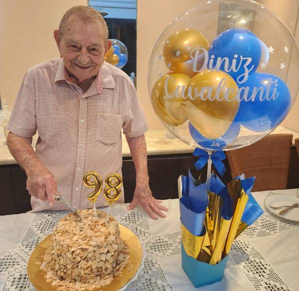 Desafiando o tempo, Seu Diniz comemora 98 anos de vida