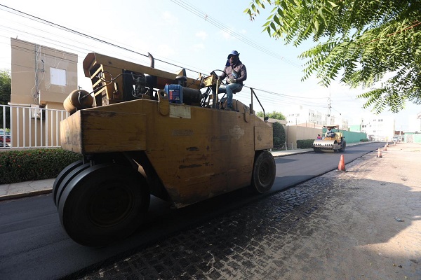Bairros de Petrolina recebem obras de recapeamento neste segundo semestre