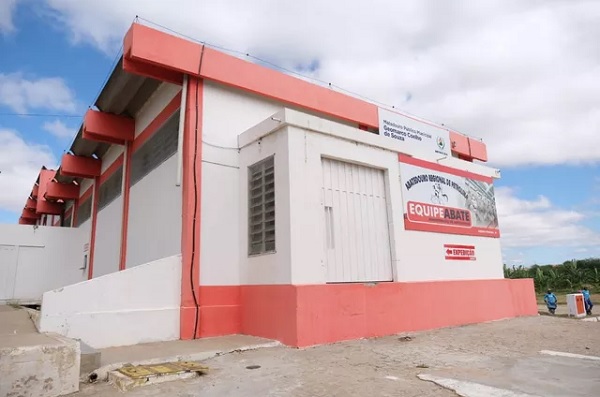 Petrolina (PE): Vigilâncias Sanitárias do Município e do Estado interditam o matadouro público