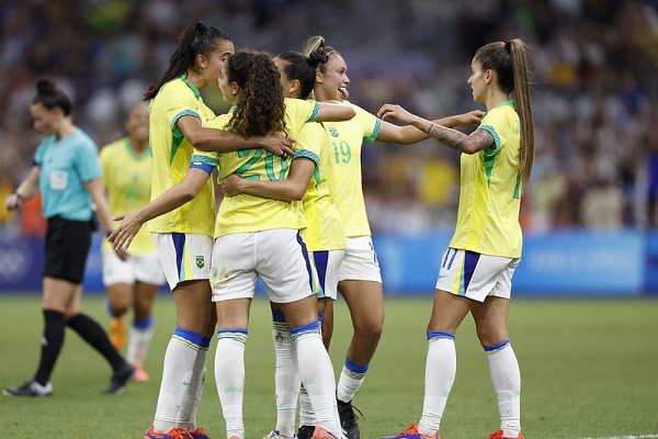 seleção brasileira de futebol feminina vence a Espanha e se classifica para a final  — Blog Edenevaldo Alves