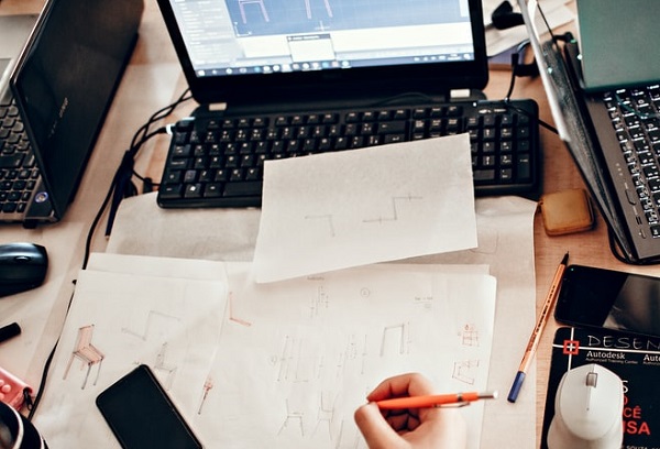 Sete a cada dez estudantes universitários usam IA na rotina de estudos, diz pesquisa — Blog Edenevaldo Alves