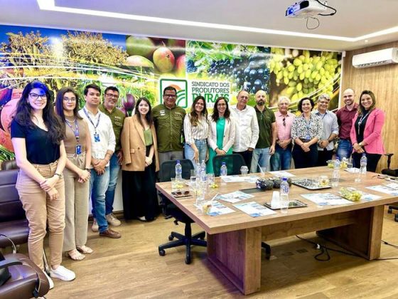 Em Petrolina, cônsul-geral da Argentina reúne-se com produtores rurais